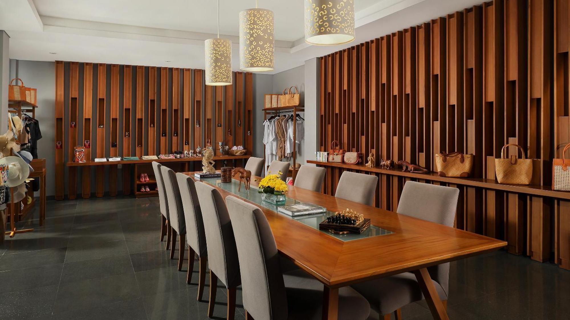 Maya Sanur Resort & Spa Exterior foto The Residence, the private club at the Taj Mahal Palace
